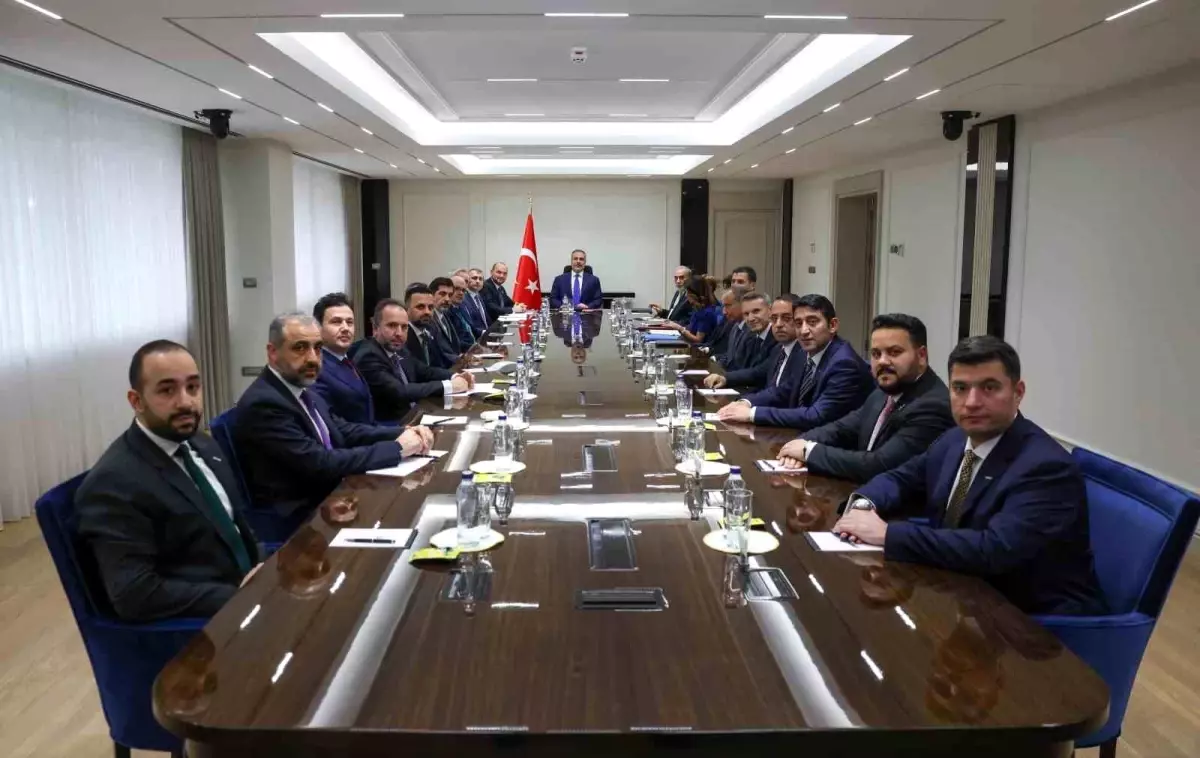 Hakan Fidan MÜSİAD Başkanı Özdemir'i kabul etti