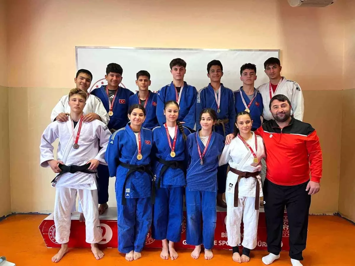 Bilecik'te Judo Gençler İl Şampiyonası Başladı