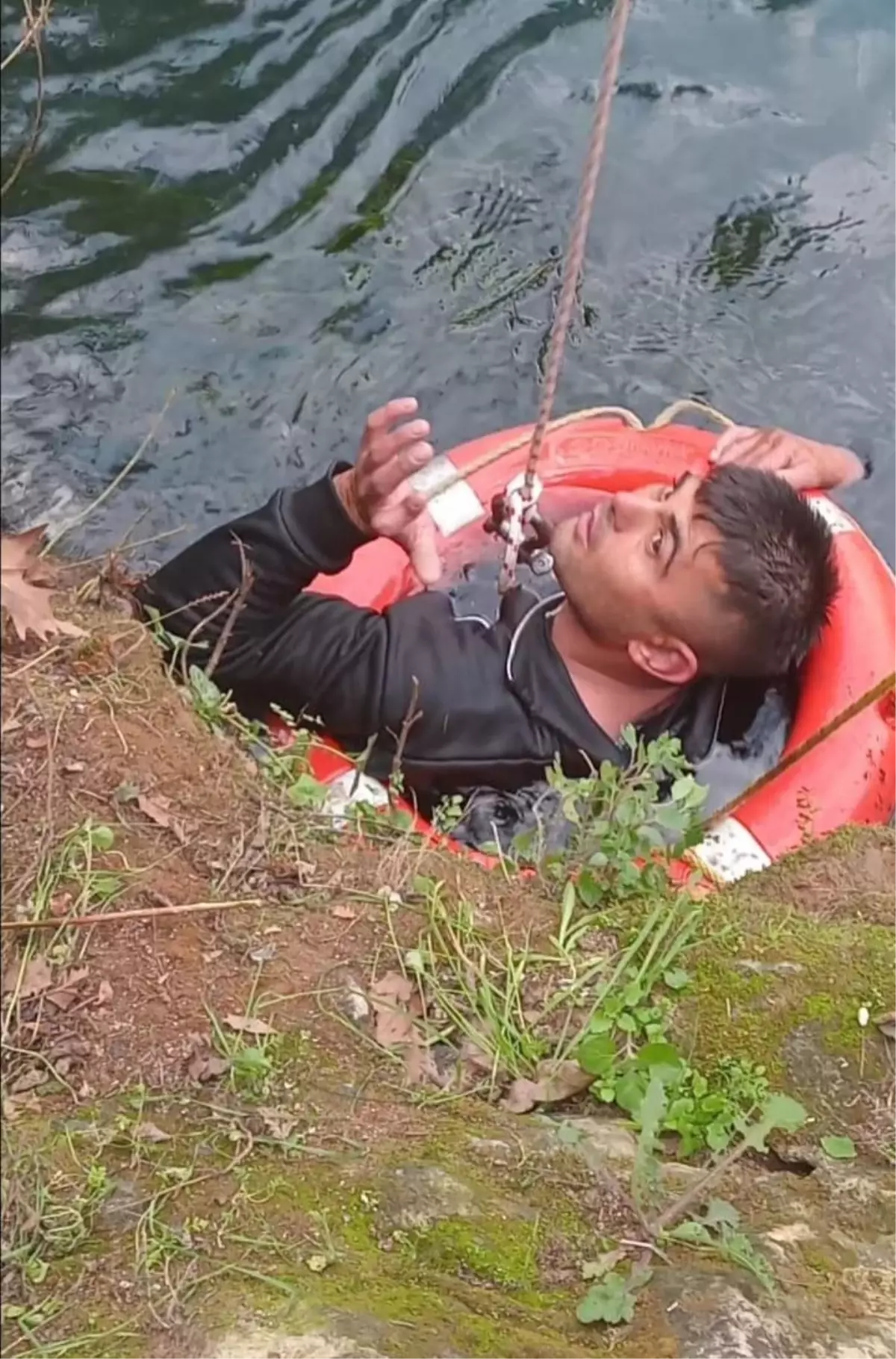 Antalya'da Suya Düşen Genç Kurtarıldı