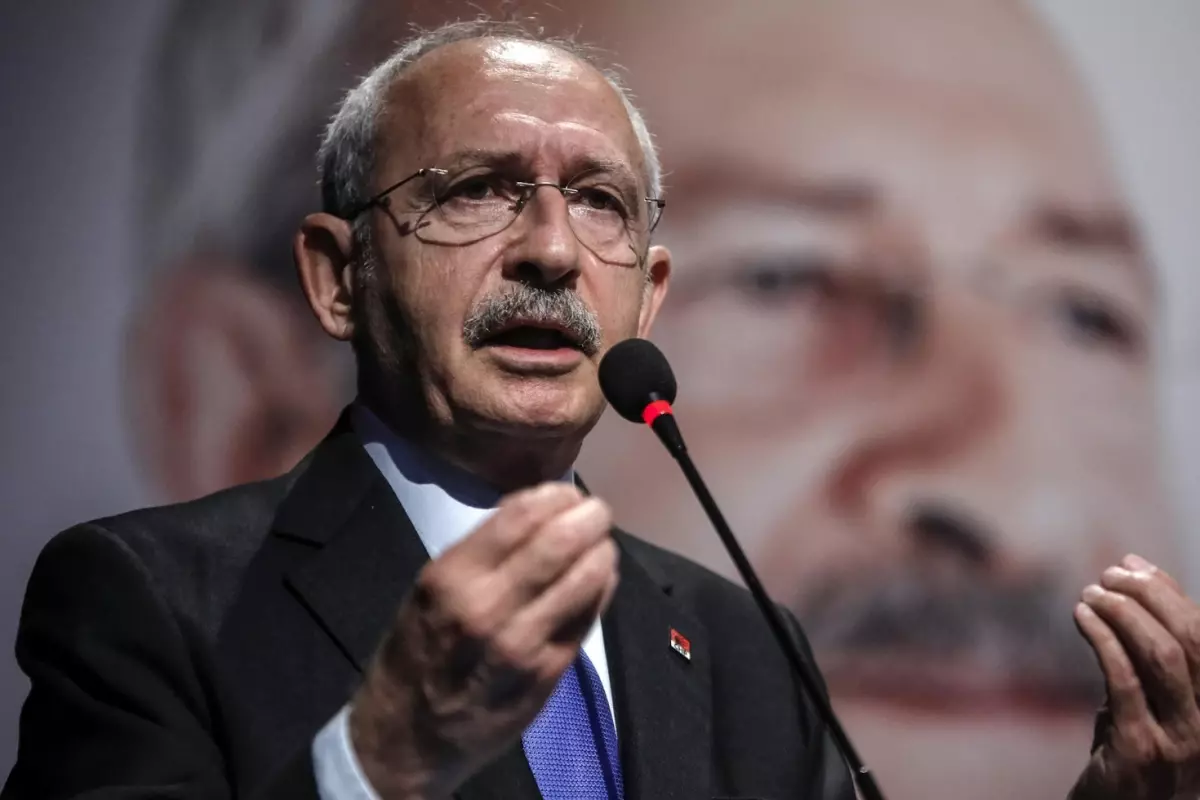 Ecevit'i anan Kılıçdaroğlu'nu topa tuttular