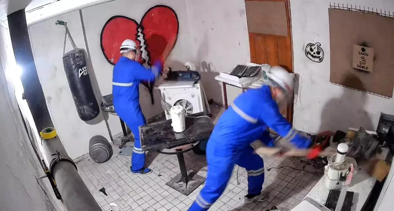 Eskişehir'de Stres Evi: İlişki Problemleri Olanlar Kırıp Dökmeye Geliyor