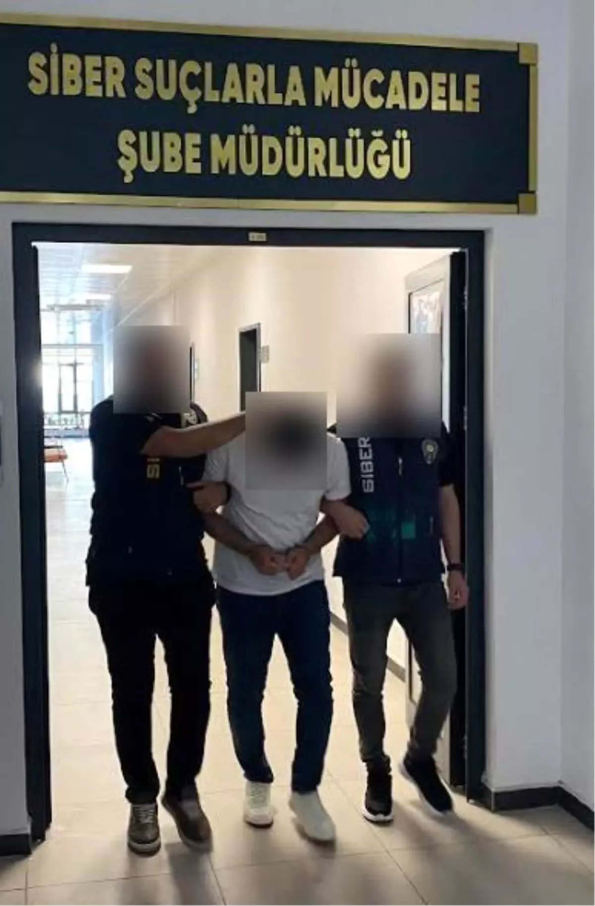 Kocaeli'de Kimlik Dolandırıcılarına Operasyon: 2 Tutuklama