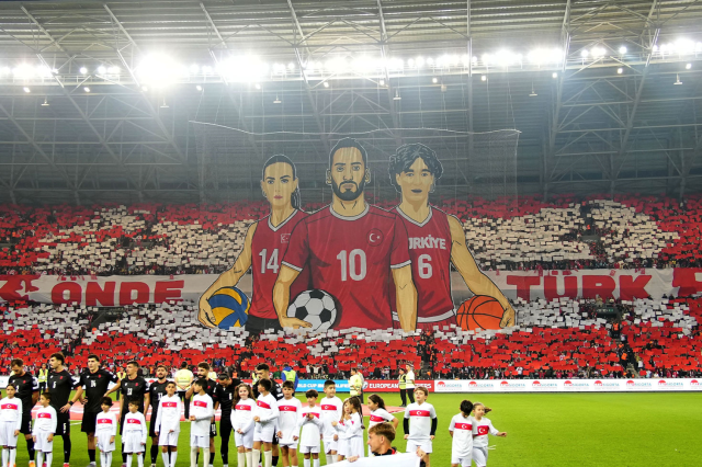 kocaelispor taraftarinin milli macta yaptigi 19226480 8479 m