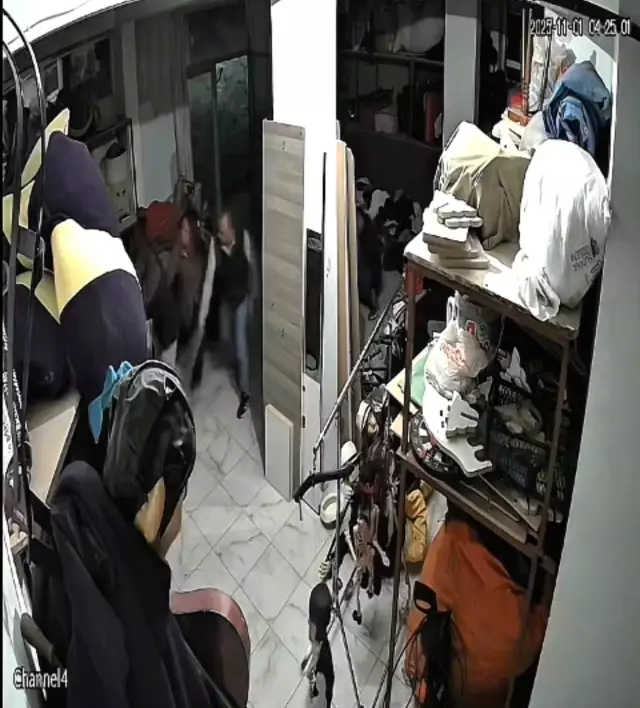 kukla sanatcisi bosanma asamasindaki esi ve a 2 19227054 o