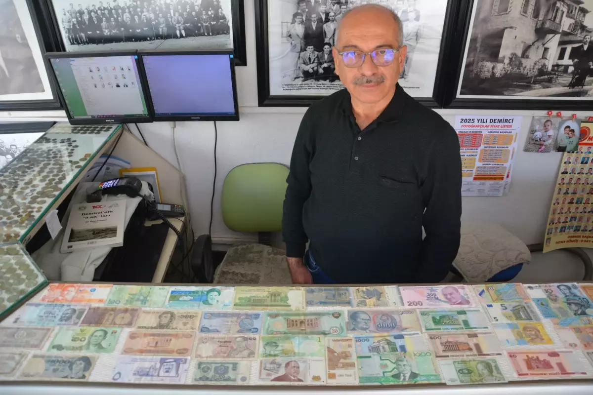Demirci&apos;de 50 Ülkeye Ait Para Koleksiyonu Sergileniyor