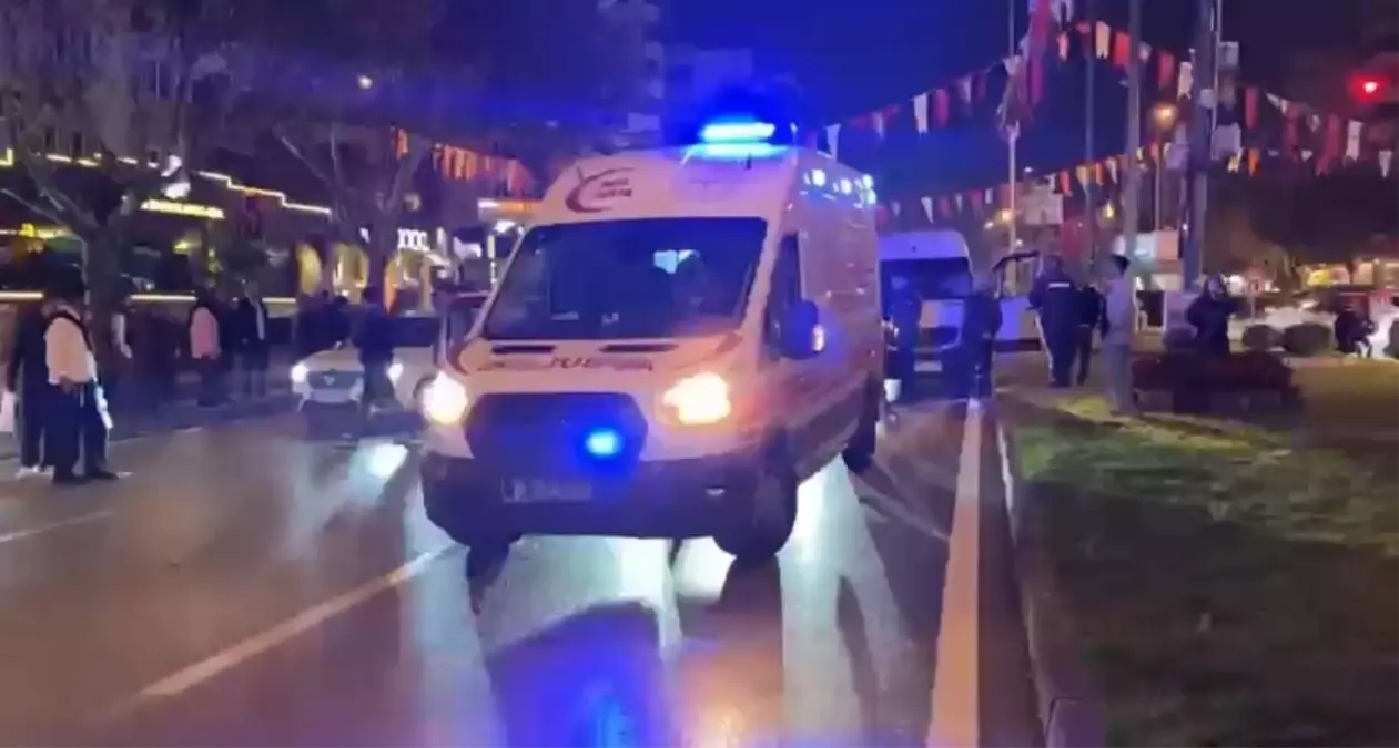 Bursa'da Servis Minibüsü Kadına Çarptı, Ağır Yaralandı