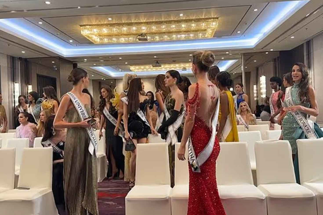 miss universe de kriz yarismacilar salonu terk 19225151 7399 m