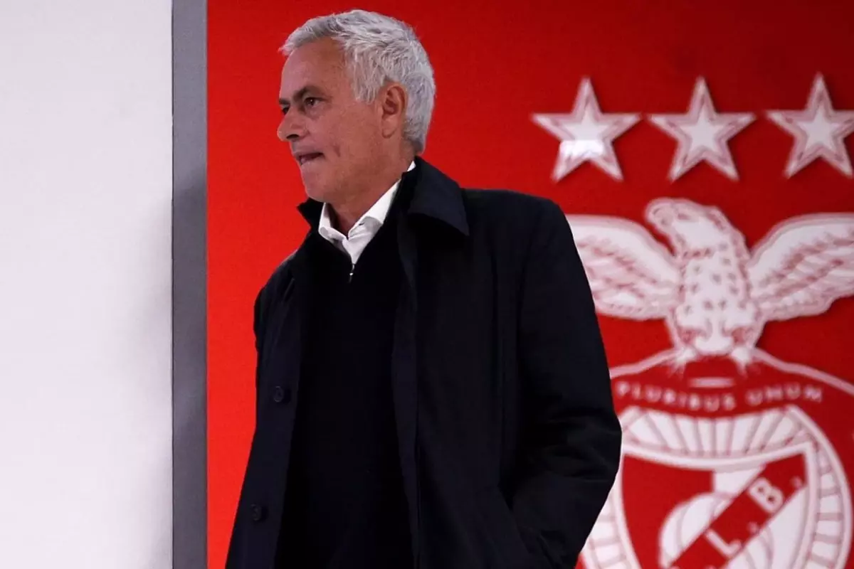Mourinho'nun hakemlerle derdi bitmiyor! Yenilgi sonrası ateş püskürdü
