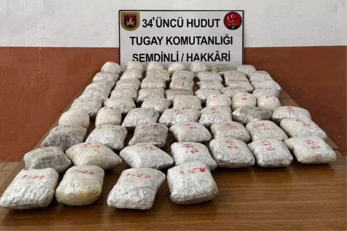 Hakkari'de 32 Kilo Uyuşturucu Ele Geçirildi