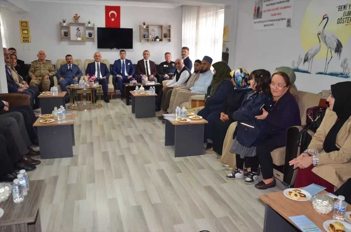 Muş'ta Gençlikle Uyuşturucu ile Mücadele Projesi Kapanış Programı Düzenlendi