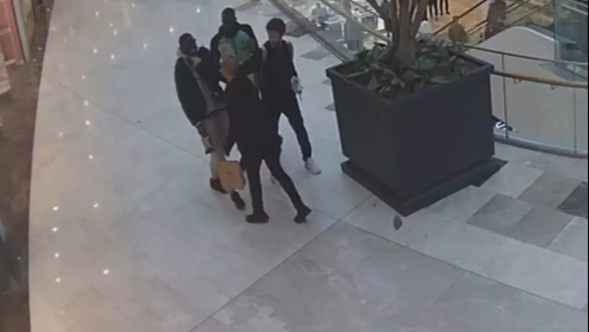 Sarıyer'de Futbolcu Papy Djilobodji'ye Silahlı Saldırı