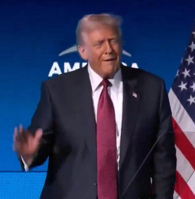 secim husrani kisa surdu trump sahnede 19224024 7678 m