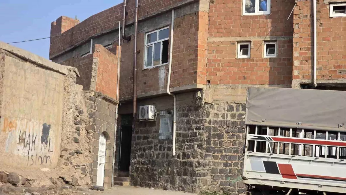 Siverek'te Silahlı Çatışma: 1 Ölü, 8 Gözaltı