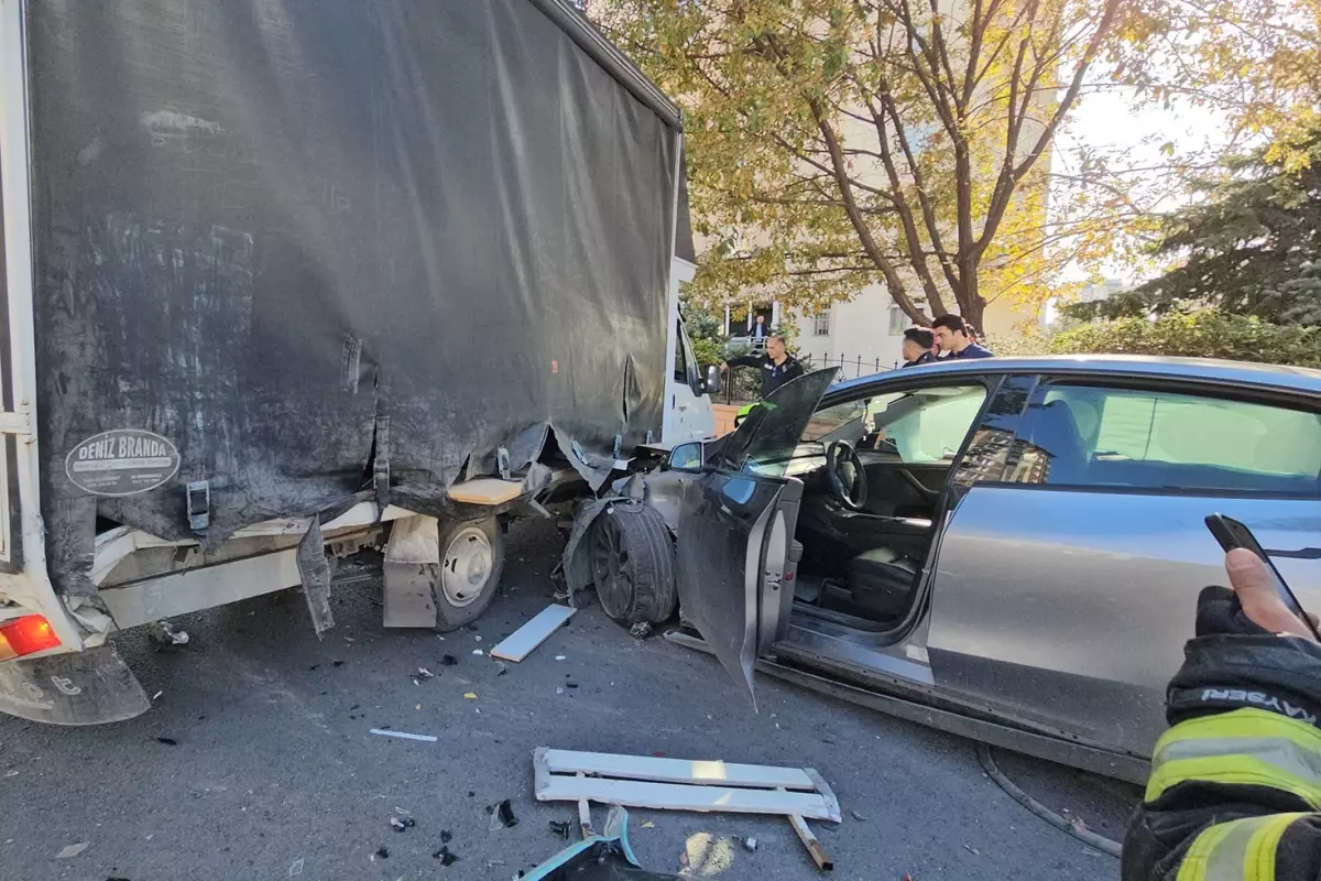 Tesla ile hız denerken aracı perte çıkardı