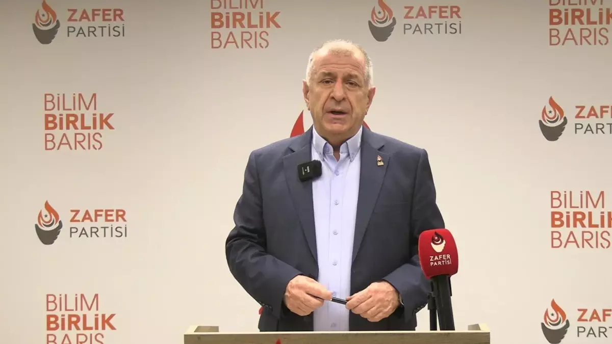 Ümit Özdağ, Ahmet Davutoğlu'na Televizyon Programında Tartışma Daveti Yaptı