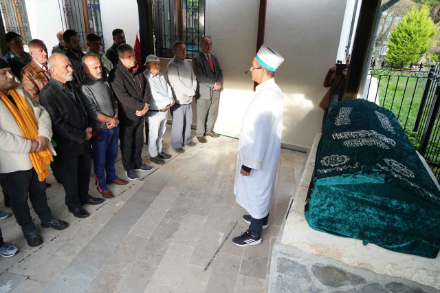 unlu sanatci banu alkan kardesi osman alkan i 19224335 8768 m