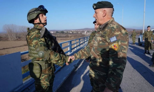 Yunanistan'ın eski Genelkurmay Başkanı'ndan Türkiye'ye alçak sözler: Köpek tasmasını koparırsa... 4 yunanistan in eski genelkurmay baskani floros 19226838 632 m