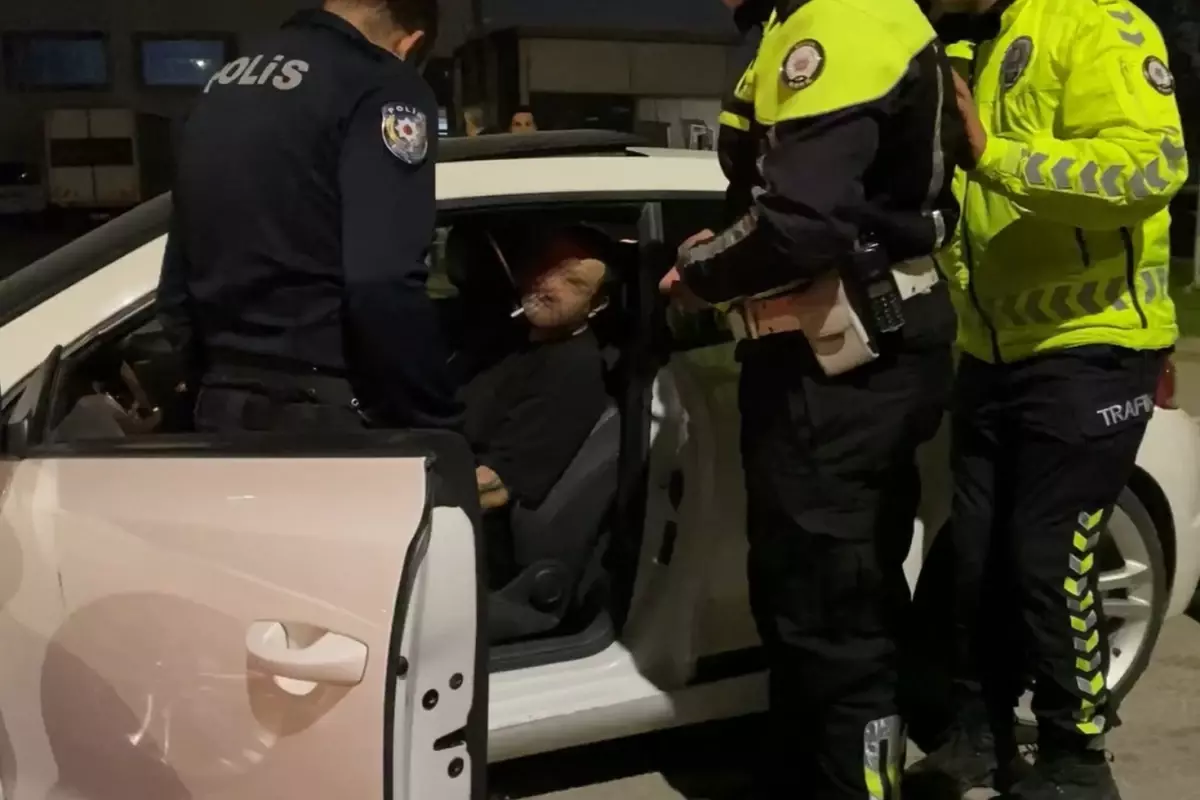Ehliyetsiz, alkollü, umursamaz! 'Biraz daha içeyim' dedi, polisin verdiği yanıt bomba