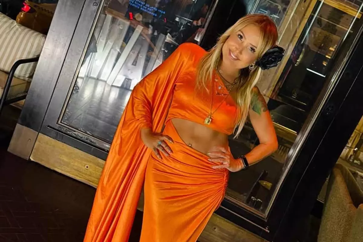 62 yaşında sahneye damga vurdu! Yonca Evcimik'ten gençlik sırrı