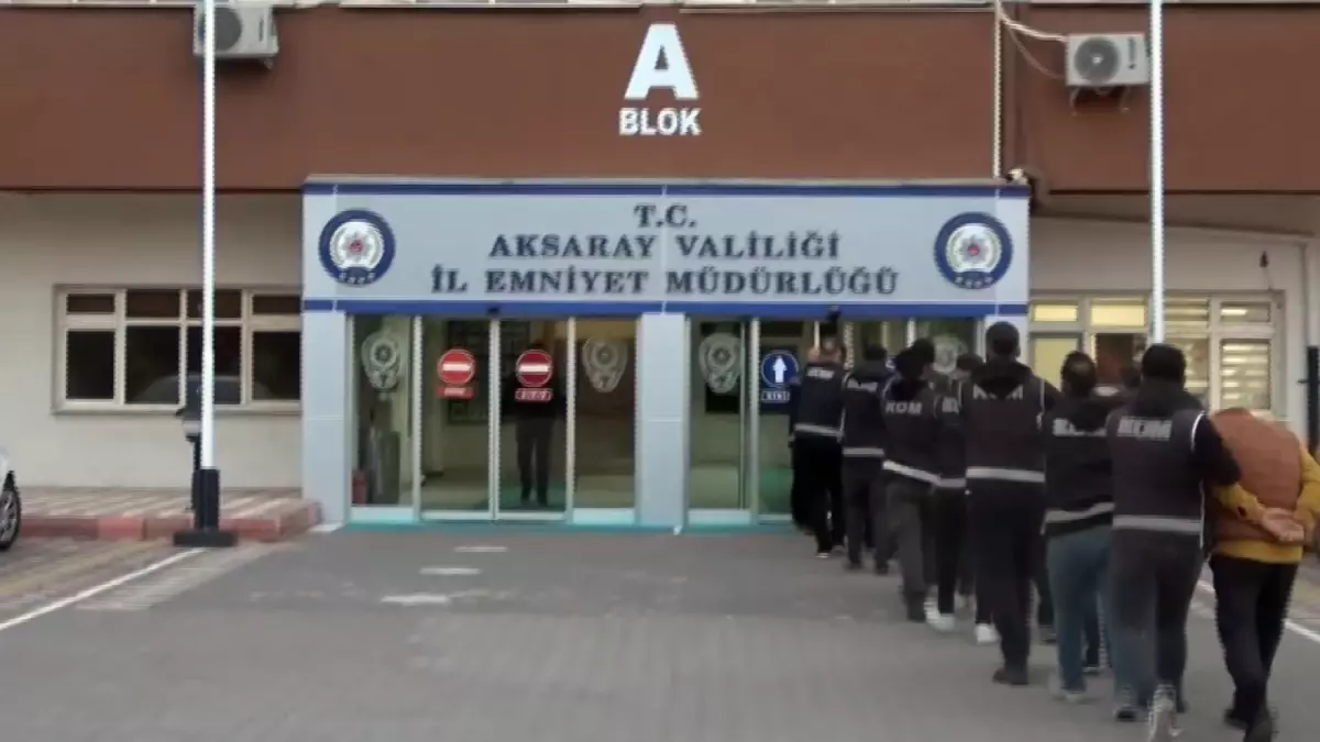 Aksaray'da FETÖ/PDY Operasyonu: 10 Gözaltı, 1 Tutuklama