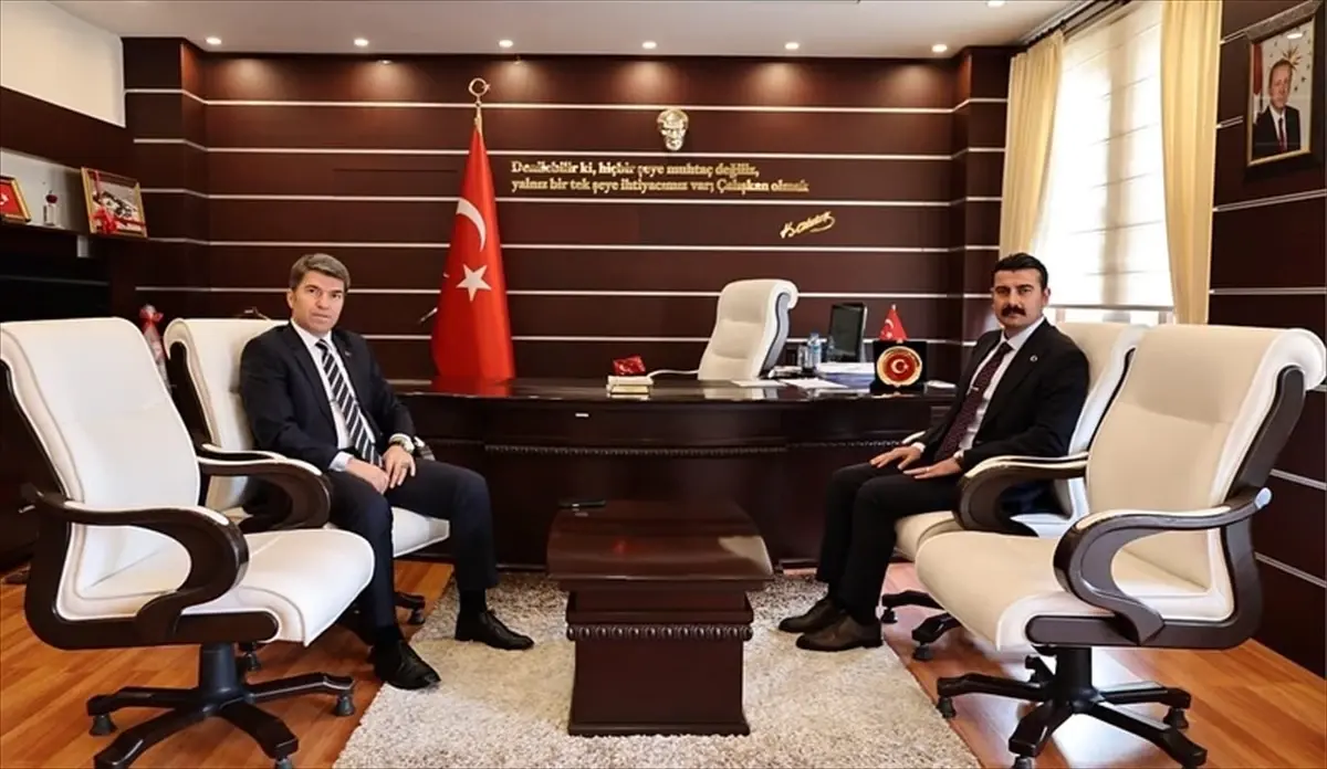 Amasya Valisi Önder Bakan, Hamamözü'nde Ziyaretlerde Bulundu