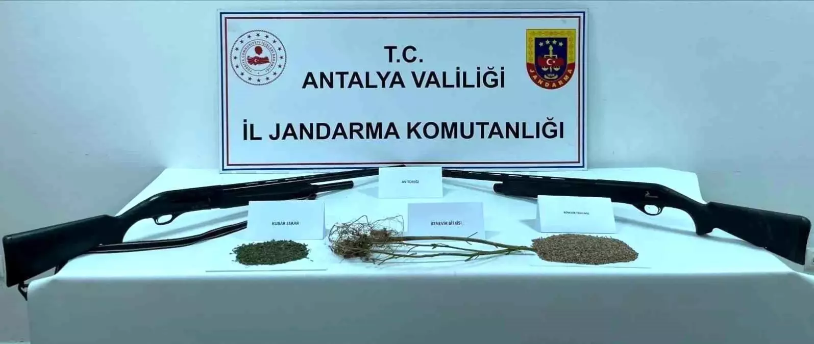 Antalya'da Jandarma Uyuşturucu Operasyonu: Çok Sayıda Madde Ele Geçirildi