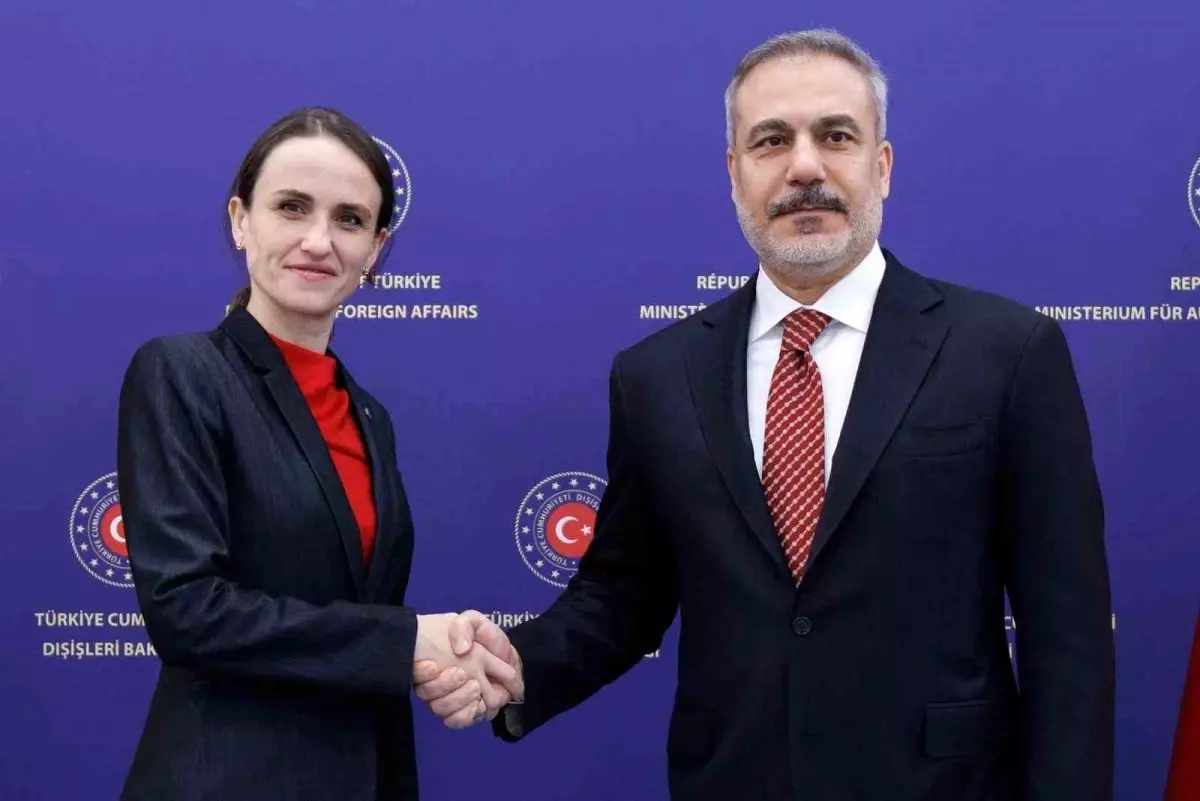 Bakan Fidan, Roman mevkidaşı ile görüştü