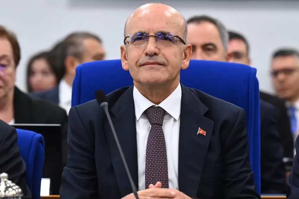 Bakan Şimşek'ten hasta olduğu yönündeki iddialara net yanıt