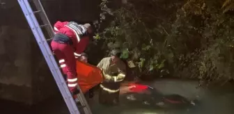 Bartın'da Motosiklet Dere Yatağına Düştü, Sürücü Kurtarıldı