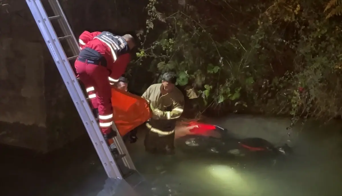 Bartın'da Motosiklet Dere Yatağına Düştü, Sürücü Kurtarıldı
