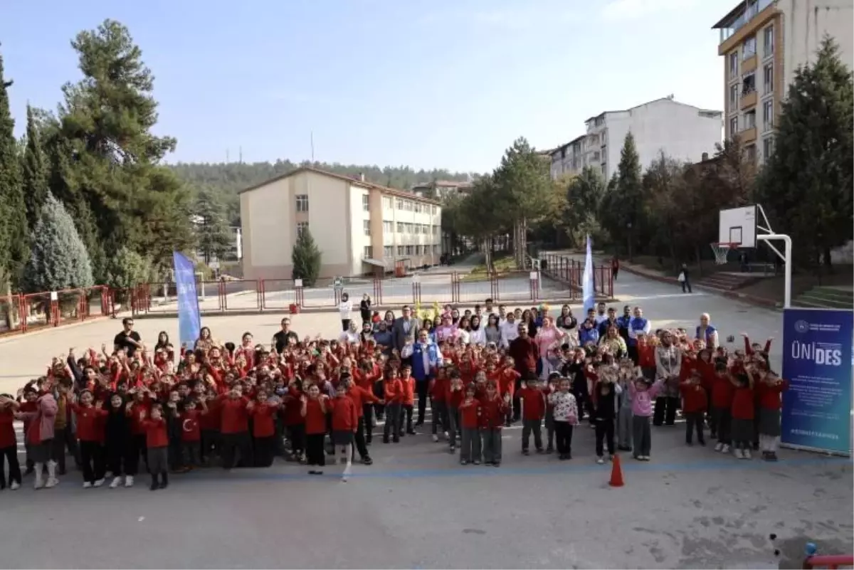 Bilecik'te Genç Gönüllüler Kütüphanesi Açıldı