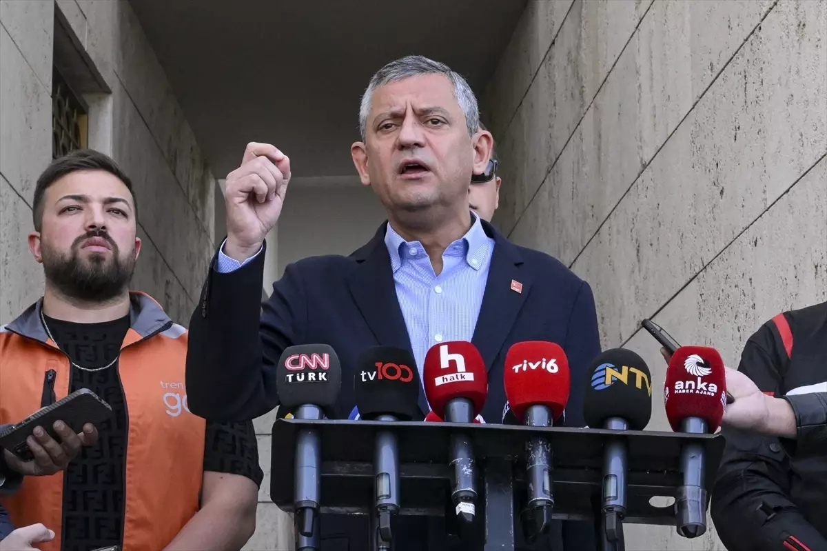 CHP Genel Başkanı Özel, gazetecilerin sorularını yanıtladı Açıklaması