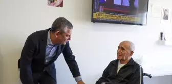 Özgür Özel, Hikmet Çetin'i Hastanede Ziyaret Etti