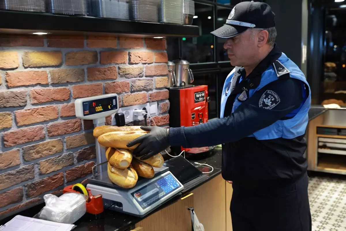 Böyle esnaflar da var! Ekmeği tartıya koyan ekipler, işletme sahibine teşekkür etti