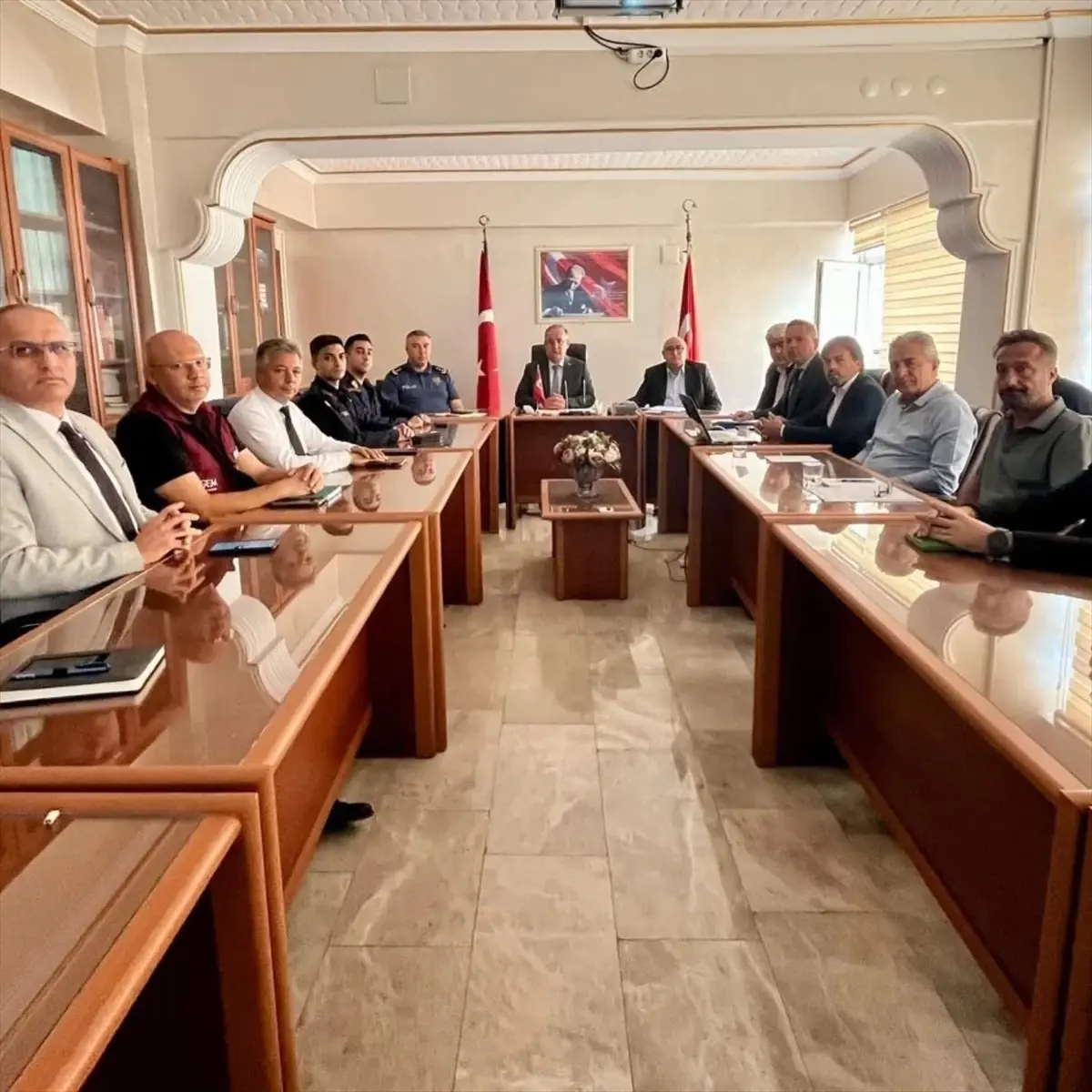 Erdemli'de Sahipsiz Köpekler İçin Koordinasyon Toplantısı Yapıldı