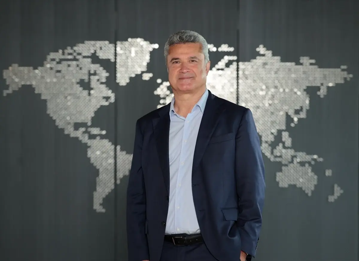 EY'den 2025 mali yılında 53,2 milyar dolar küresel gelir