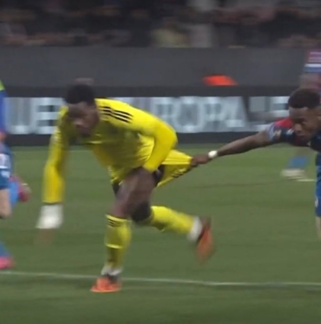 fenerbahce 90 5 te penalti bekledi pozisyonu 19227337 769 m