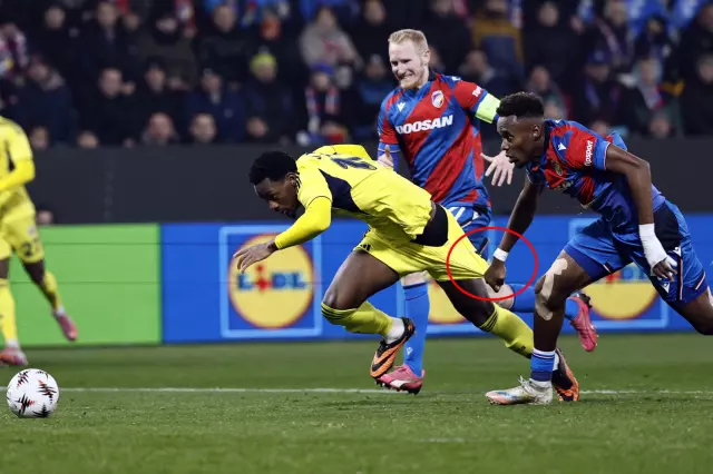 Fenerbahçe maçının hakemi Allard Lindhout'a flaş sözler: Korkak eyyamcı 4 fenerbahce macinin hakemi allard lindhout a flas 19228097 3783 m