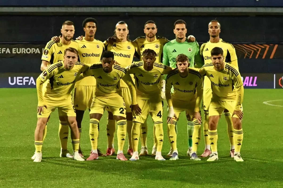 Fenerbahçe'ye şok: İki yıldız isim Ferençvaros maçında forma giyemeyecek