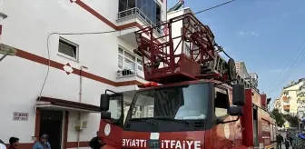 Gerze'de çıkan ev yangınında bir kişi dumandan etkilendi