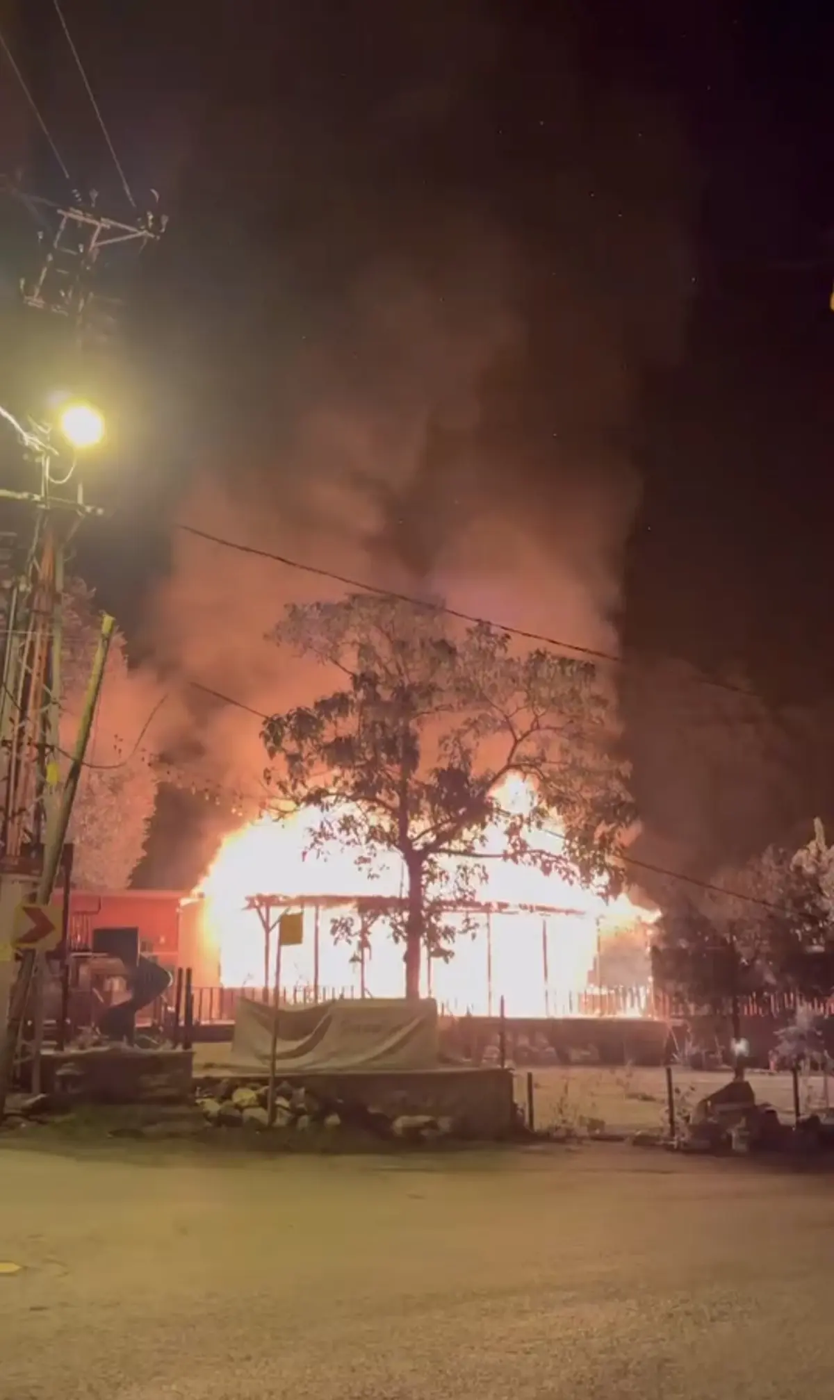 Beykoz'da Restoranda Yangın: Kısa Sürede Söndürüldü