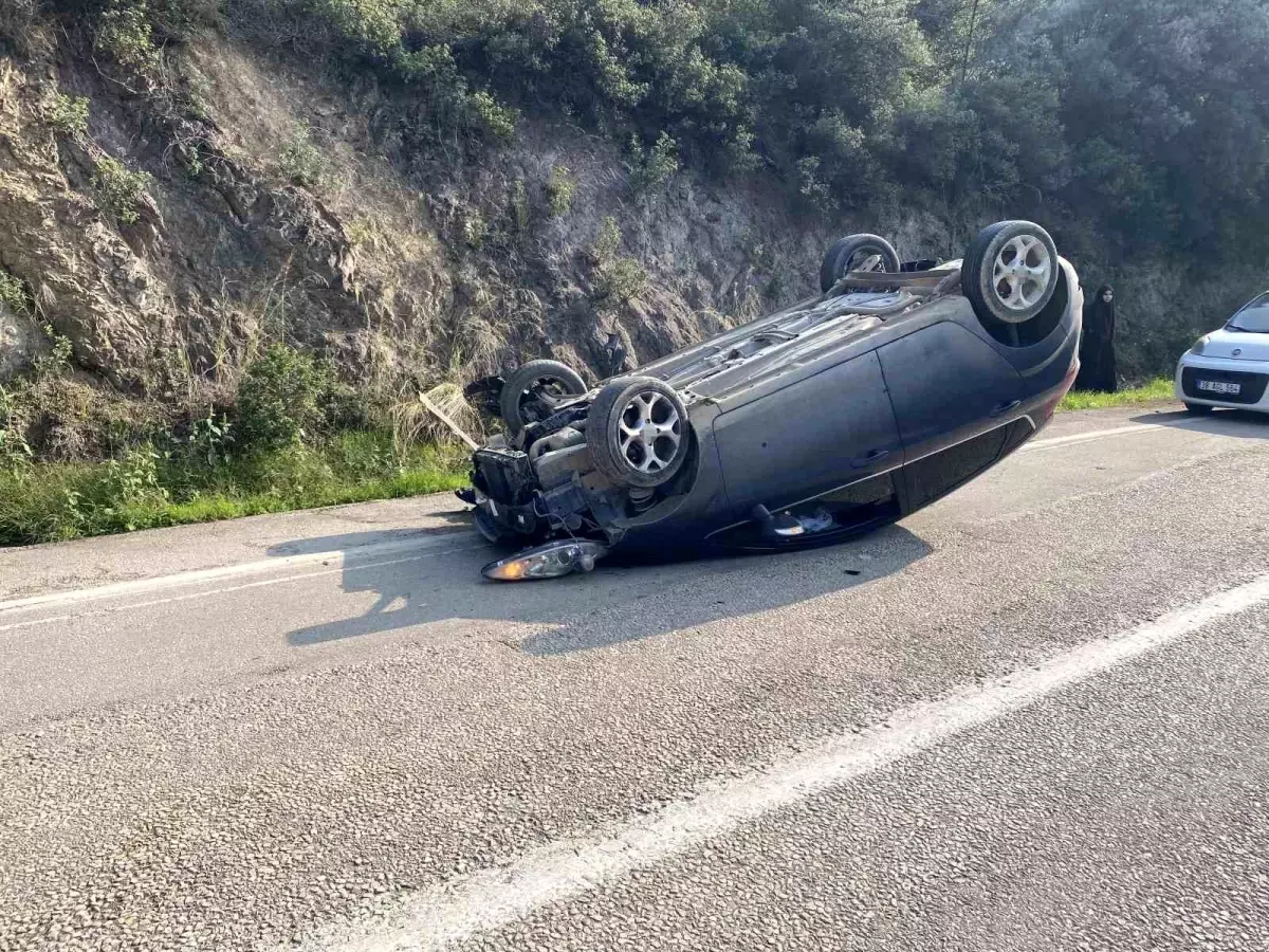 Mudanya'da Kontrolden Çıkan Otomobil Ters Döndü