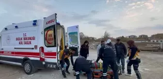 Konya'nın Kulu İlçesinde İnşaatta İskele Devrildi, 2 İşçi Yaralandı