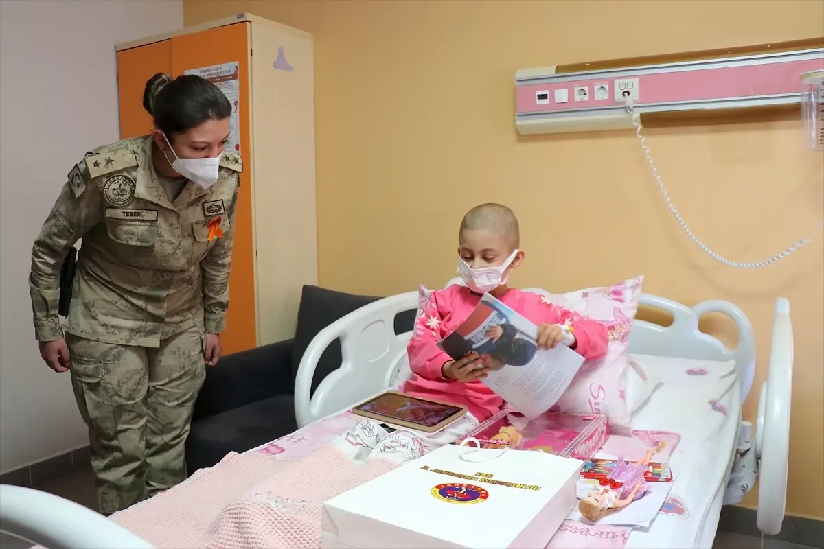 Lösemili Çocuklara Moral: Jandarma Gösterisi Unutulmaz Anlar Yaşattı