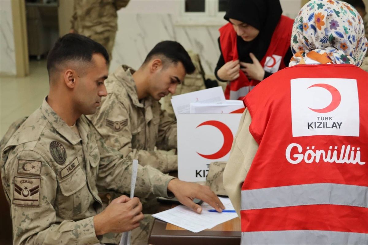 Muş'ta Jandarma Personeli Kan Bağışında Bulundu