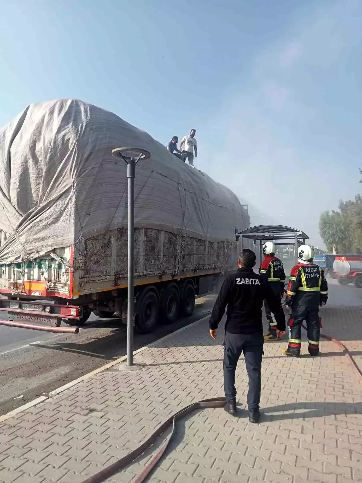 Aydın'da Pamuk Yüklü Tırda Yangın
