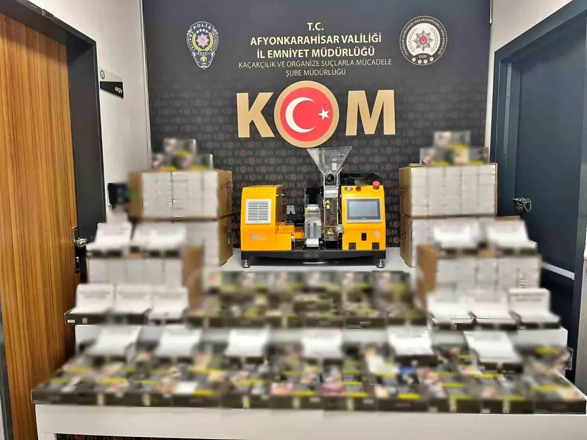 Afyonkarahisar'da Sigara Doldurma Makinesi ve Binlerce Makaron Ele Geçirildi