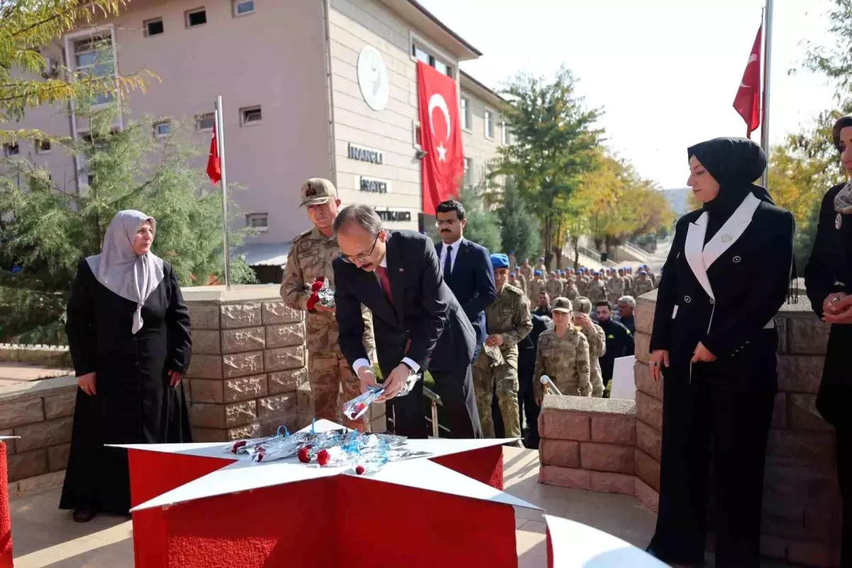 Siirt'te helikopter kazasında şehit olan 17 asker dualarla anıldı