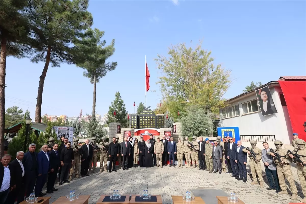 Siirt'te helikopter kazasında şehit olan 17 asker anıldı