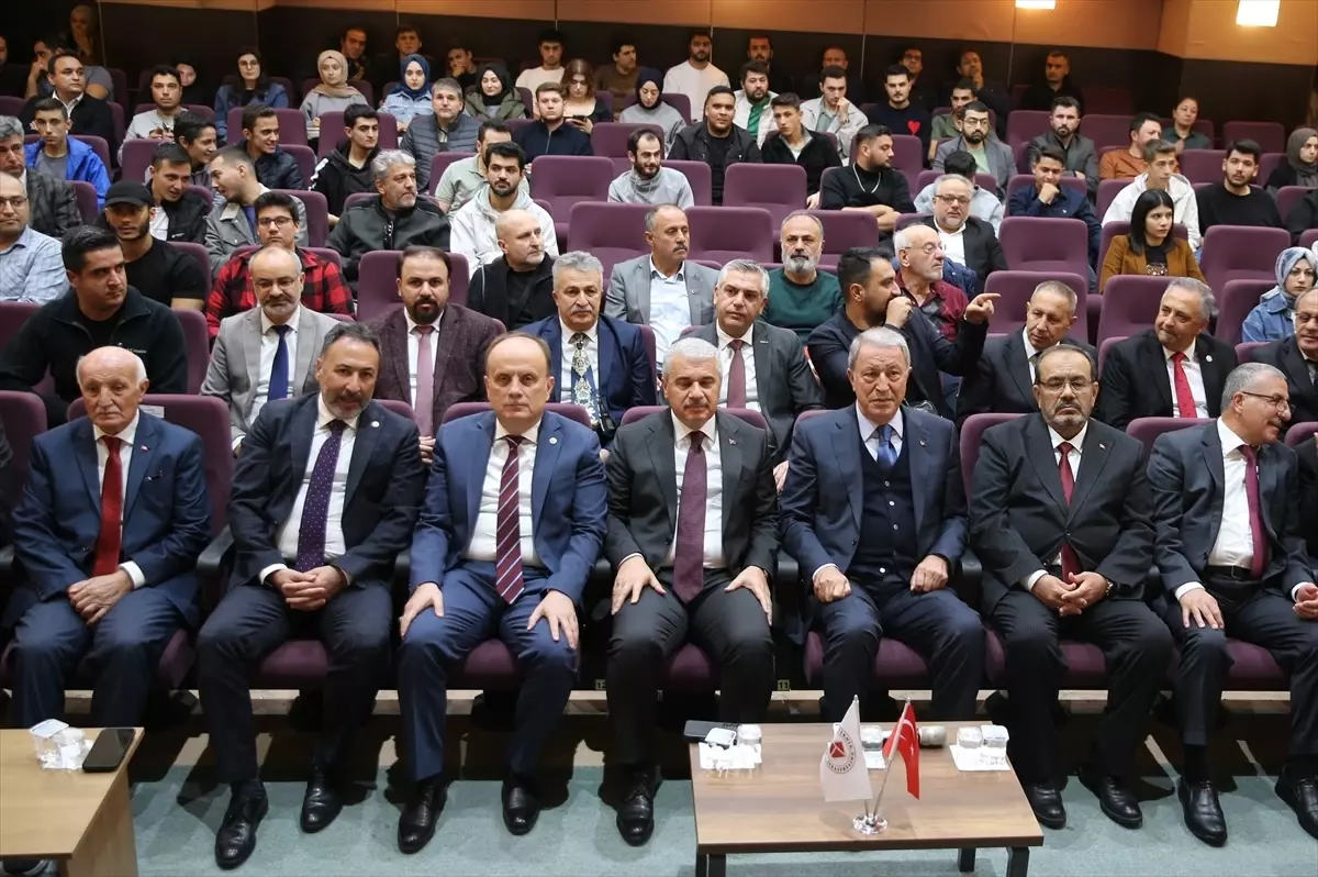 Hulusi Akar: Terörle Mücadele Ediyoruz, Masumlara Zarar Vermiyoruz